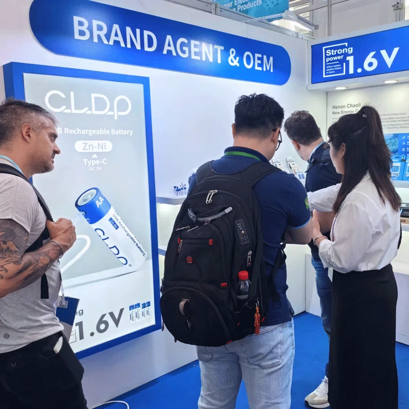 customers at the Canton Fair