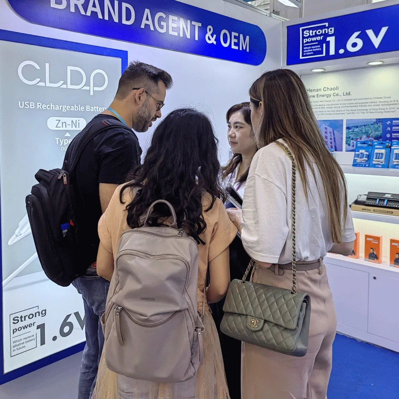 customers at the Canton Fair