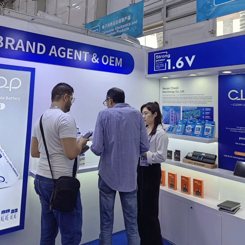 customers at the Canton Fair