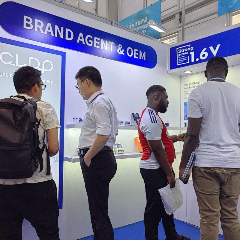 customers at the Canton Fair