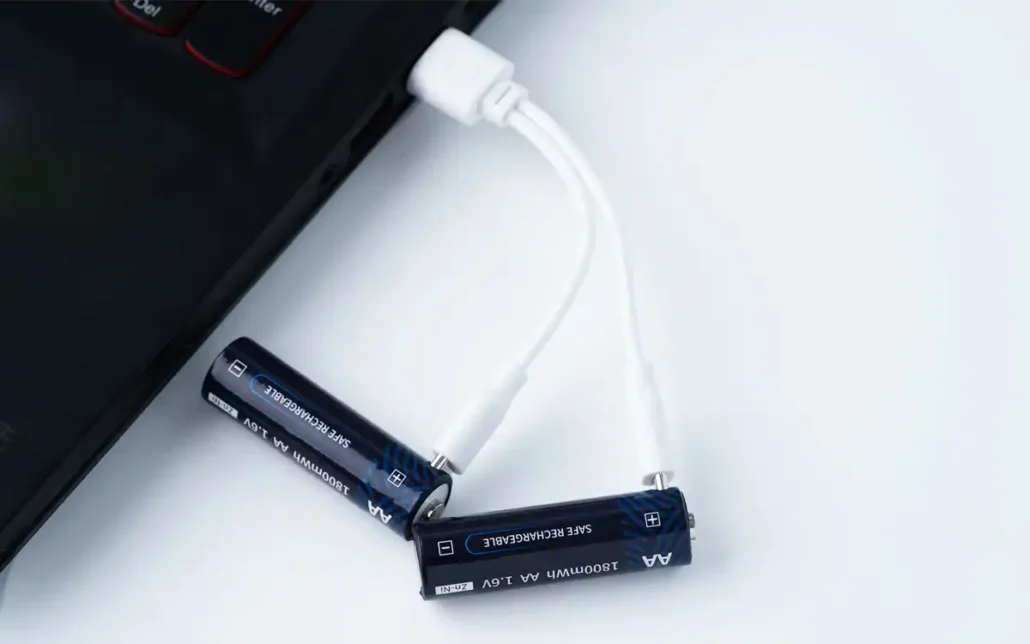 USB batteries can be easily charged USB batteries can be easily charged